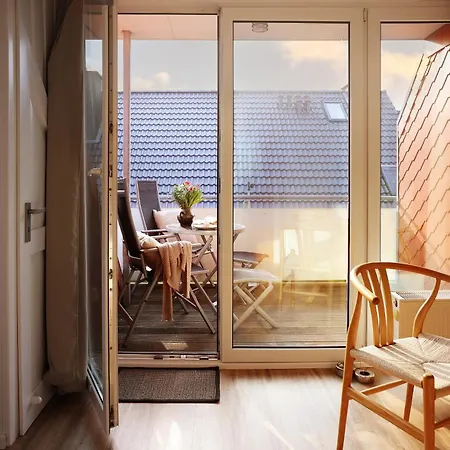 2 Wohntraum Mit Balkon Und Hafenblick