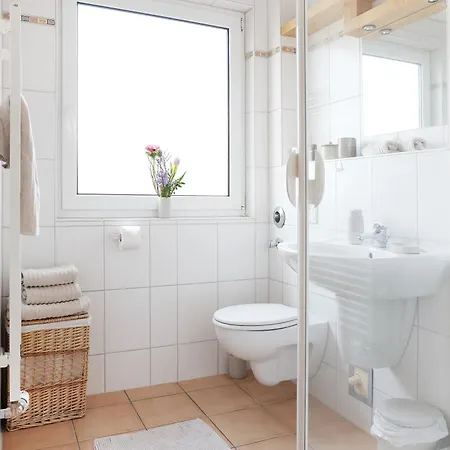 2 Wohntraum Mit Balkon Und Hafenblick * Бюзум